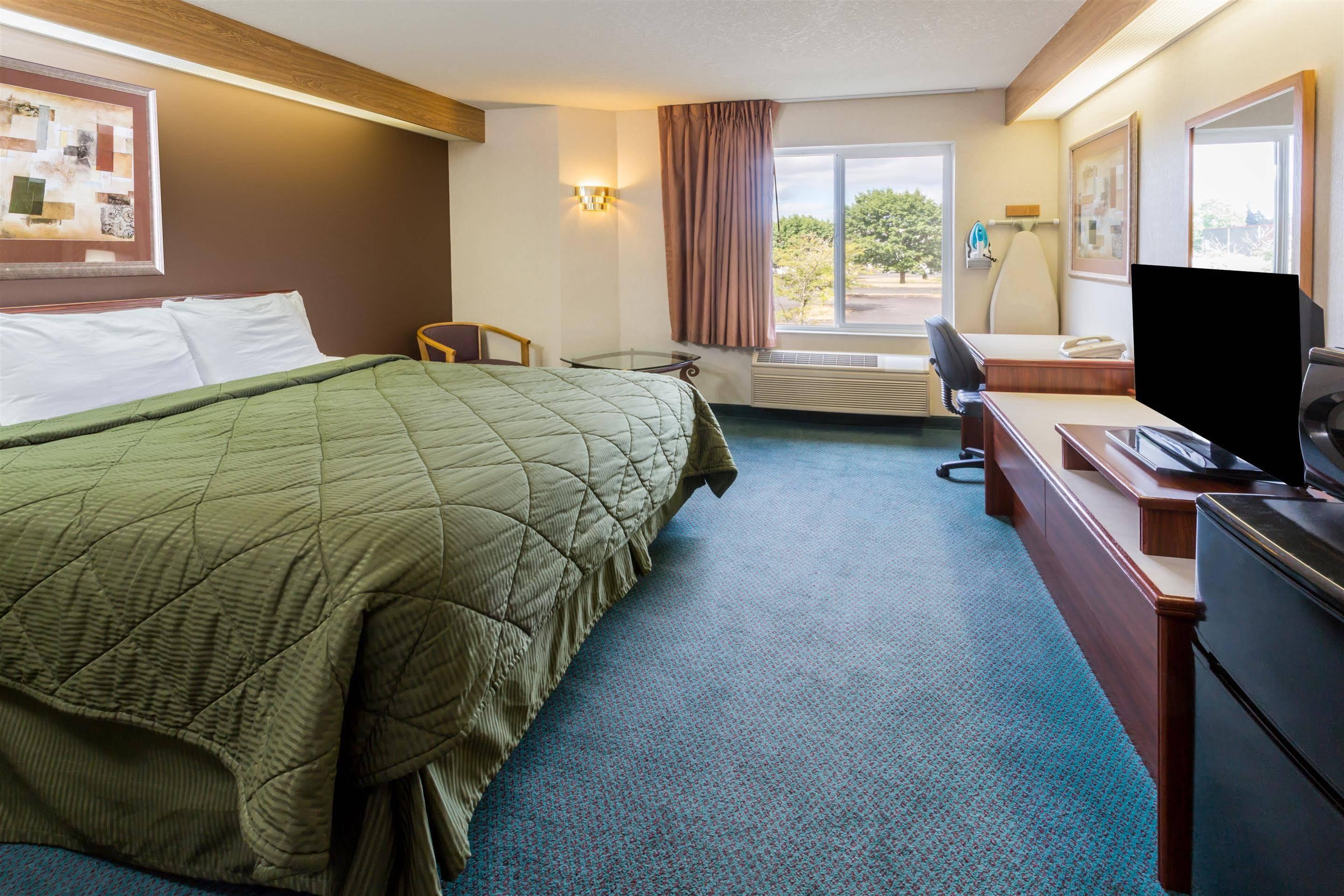 Days Inn By Wyndham Portland East Dış mekan fotoğraf