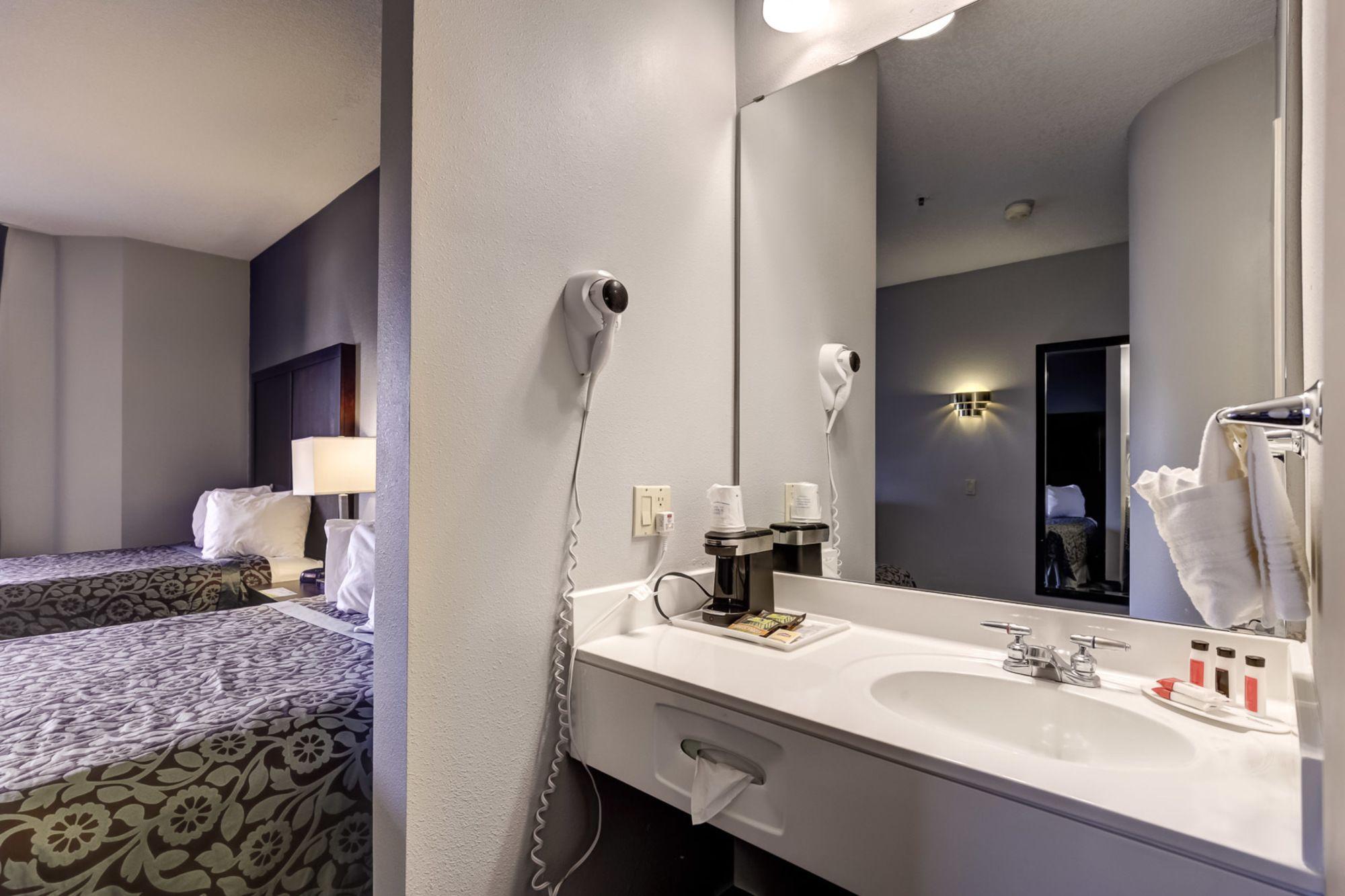Days Inn By Wyndham Portland East Dış mekan fotoğraf